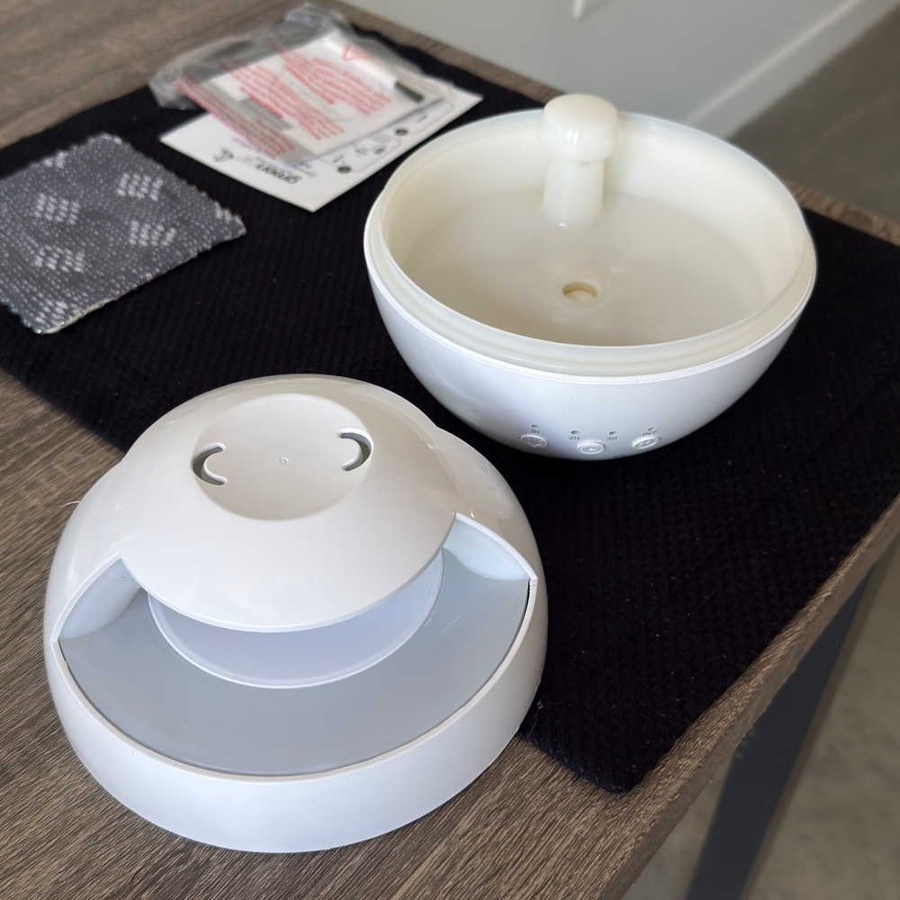 Essential Oil Diffuser - Picture 3 of 6